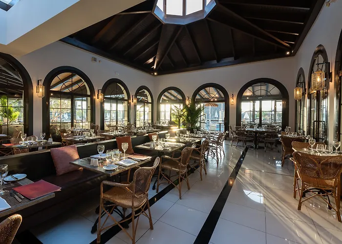 The Volcán Lanzarote Playa Blanca (Lanzarote)