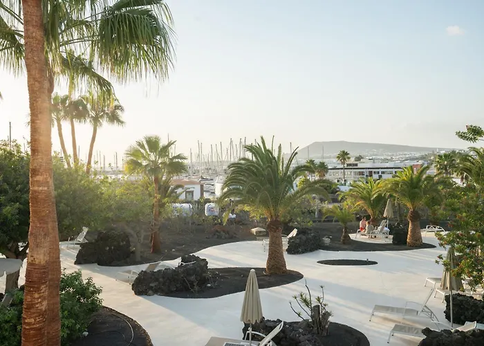 The Volcán Lanzarote Playa Blanca (Lanzarote)