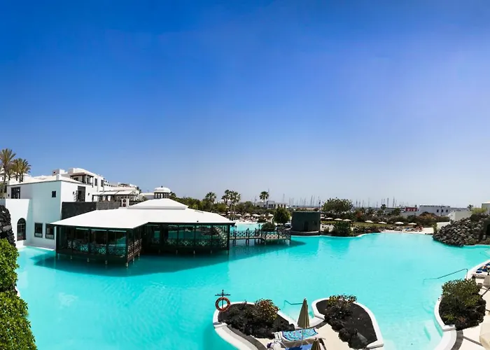 Livvo Volcan Lanzarote Resort 5*