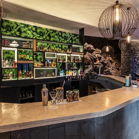 Курортный комплекс Livvo Volcan Lanzarote 5*