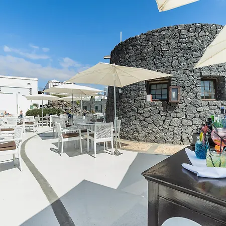 Üdülőközpont Livvo Volcan Lanzarote 5*